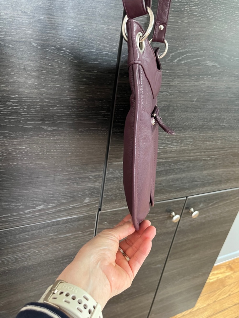JBG International Burnished Plum Leather Bag - Picture 4 of 15